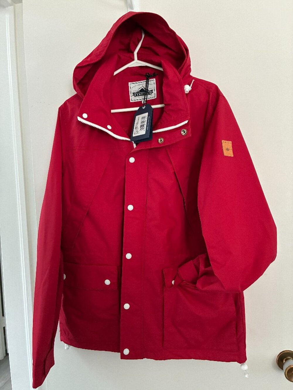 NEW w/tag. PENFIELD Hamlin Field Men's hooded rain jacket size Large RED